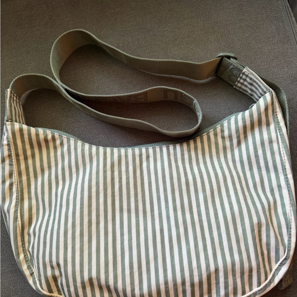 BAGGU Medium Crescent - Sage Stripes